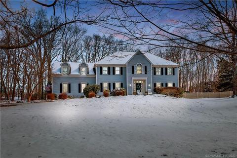 6 Stone Gate Dr, Newtown, CT 06482