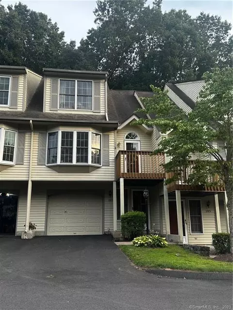101 Fox Hollow Dr #101, Windsor Locks, CT 06096
