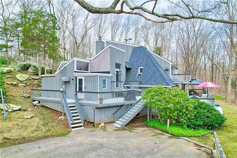 931 Long Hill Rd, Guilford, CT 06437
