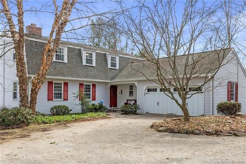 42 Duncaster Rd, Bloomfield, CT 06002