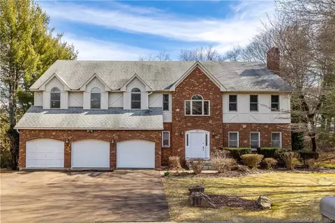285 Blake Cir, Hamden, CT 06517 photo 1