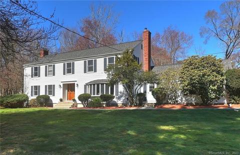 34 Tumblebrook Rd, Woodbridge, CT 06525