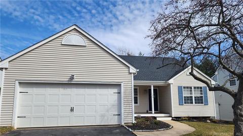 104 Morning Glory Dr, Middletown, CT 06457