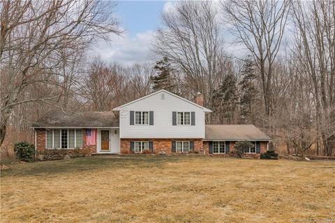 75 Williamsburg Dr, Cheshire, CT 06410