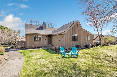 251 Agawam Dr #B, Stratford, CT 06614