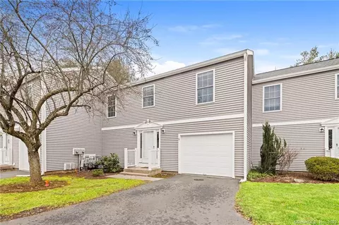 5 Old Oak Ct #5, Bloomfield, CT 06002
