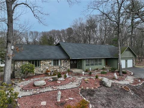 66 Highwood Dr, Manchester, CT 06040