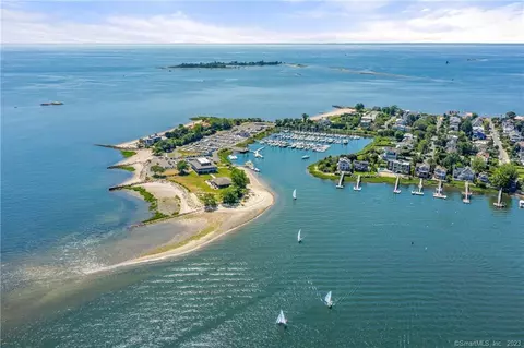 135 Harbor Rd, Westport, CT 06880