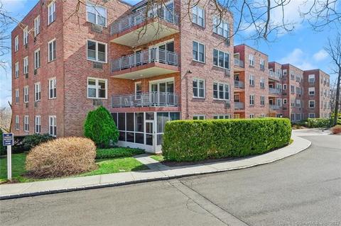 2 Putnam Hl #2C, Greenwich, CT 06830