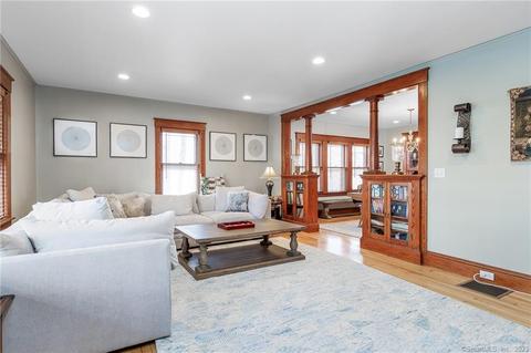 58 Sunnyside Ave, Putnam, CT 06260