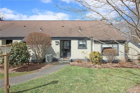 879 Heritage Vlg #879B, Southbury, CT 06488