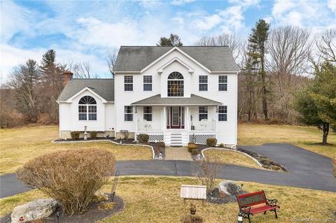 18 Hockanum Glen Rd, Beacon Falls, CT 06403