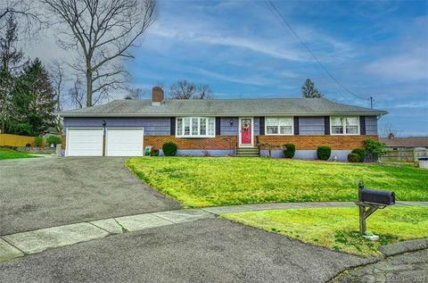 100 Hitching Post Ln, Stratford, CT 06615