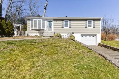 8 Lewis Dr, Watertown, CT 06779