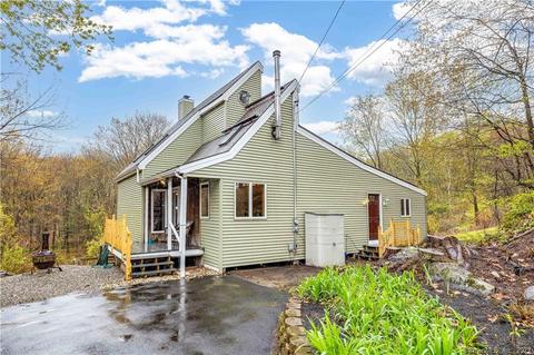 302 Andrews Rd, Wolcott, CT 06716