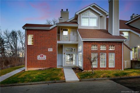 151 Carriage Crossing Ln #151, Middletown, CT 06457