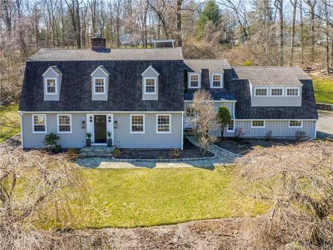 4 Holly Pl, Wilton, CT 06897