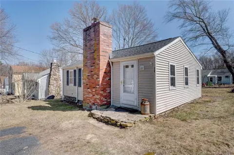 90 Hickory Dr, Coventry, CT 06238