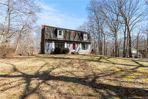 17 Huntington Way, Ledyard, CT 06339