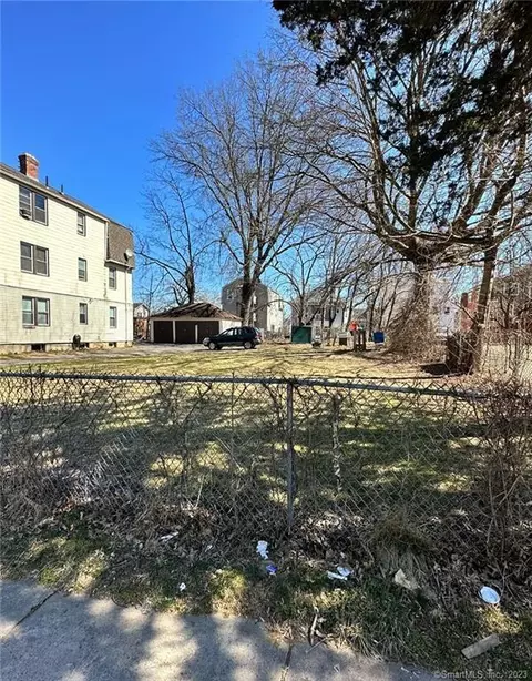 12 Auburn St, Hartford, CT 06112