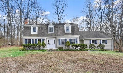 3 Standish Dr, Ridgefield, CT 06877