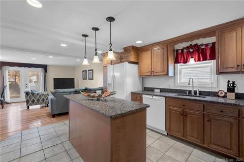 111 Edgemont Ave, West Hartford, CT 06110