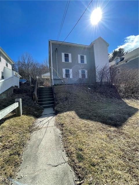 415 School St, Putnam, CT 06260