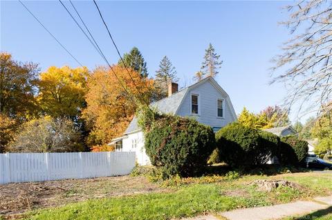 449 Park Ave, Bloomfield, CT 06002