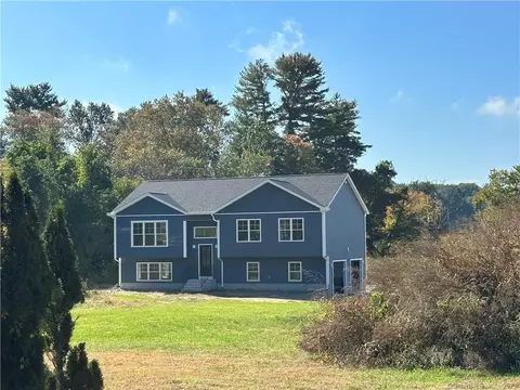 87 Wauregan Rd, Brooklyn, CT 06234