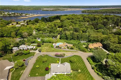 26 Harbor Vw, Essex, CT 06426