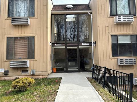 175 Mill Pond Rd #202, Hamden, CT 06514