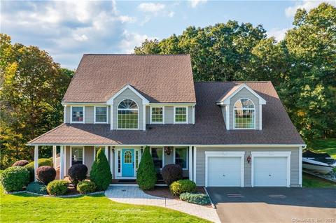 6 Strawberry Ln, Sandy Hook, CT 06482