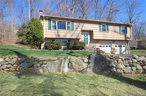 77 Cedar Ln, Beacon Falls, CT 06403