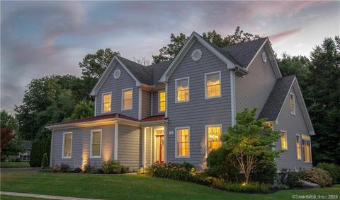 1 Alyssa Dr, Cheshire, CT 06410