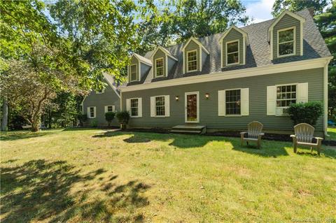 7 Silver Birch Ln, Clinton, CT 06413