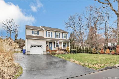 33 Buckingham Pl, Norwalk, CT 06851