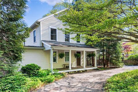 1321 Brookside Dr, Fairfield, CT 06824