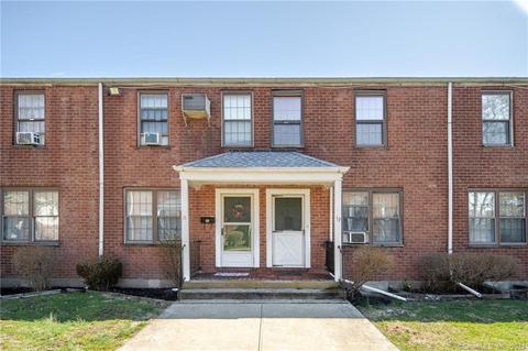 13 Nob Hill Cir #13, Bridgeport, CT 06610