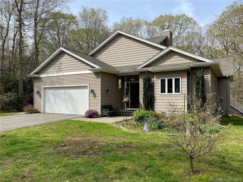 12 Chasey Ln #12, Norwich, CT 06360