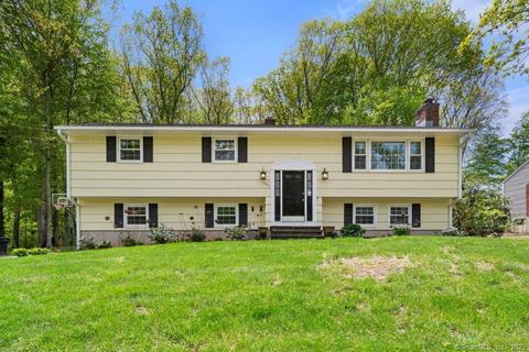 395 Sycamore Ln, Cheshire, CT 06410