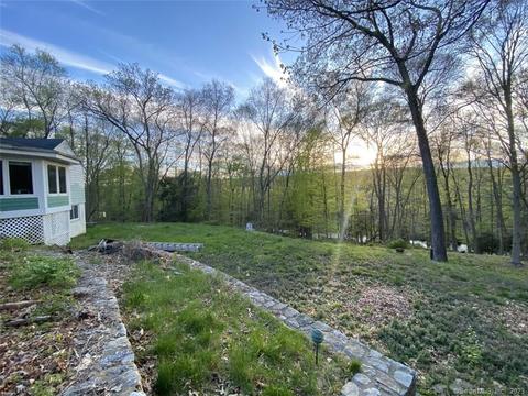 15 Plum Tree Ln, Easton, CT 06612