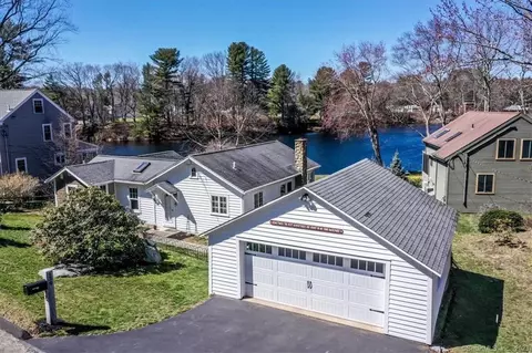139 White Birch Dr, Guilford, CT 06437