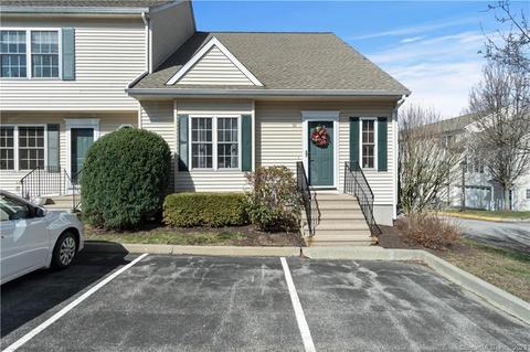 91 Briar Ln #91, Norwich, CT 06360