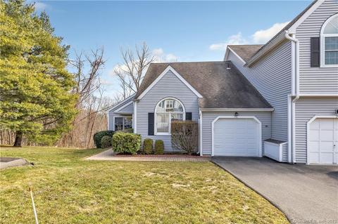 71 Katherine Ct #71, Shelton, CT 06484
