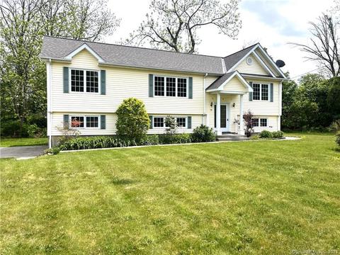 52 Fernwood Dr, Colchester, CT 06415