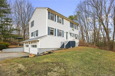152 Olsen Cir, Griswold, CT 06351