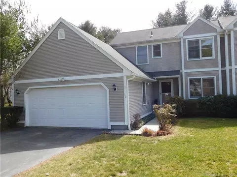 12 Canterbury Rd #12, Hamden, CT 06518
