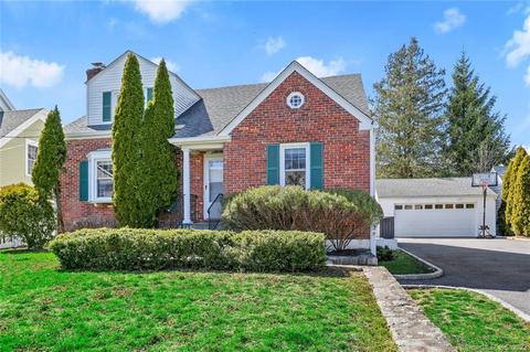 14 Windy Knls, Greenwich, CT 06831