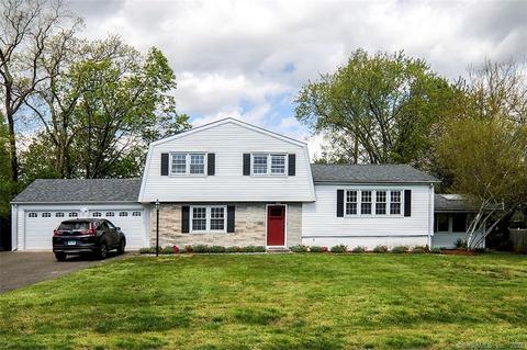 5 Rolling Ln, Norwalk, CT 06851