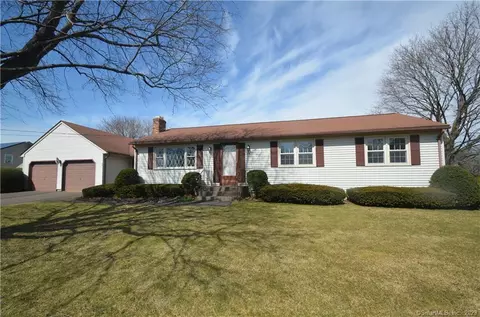26 Stevens St, Windsor Locks, CT 06096